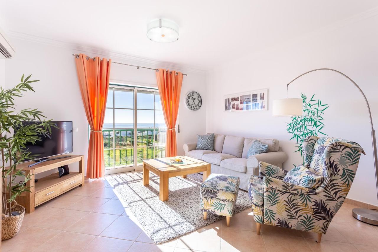 Lovely 2 Bedroom Apartment Including Pool, Stunning Ocean Views & Beach Closeby Praia Da Luz ภายนอก รูปภาพ