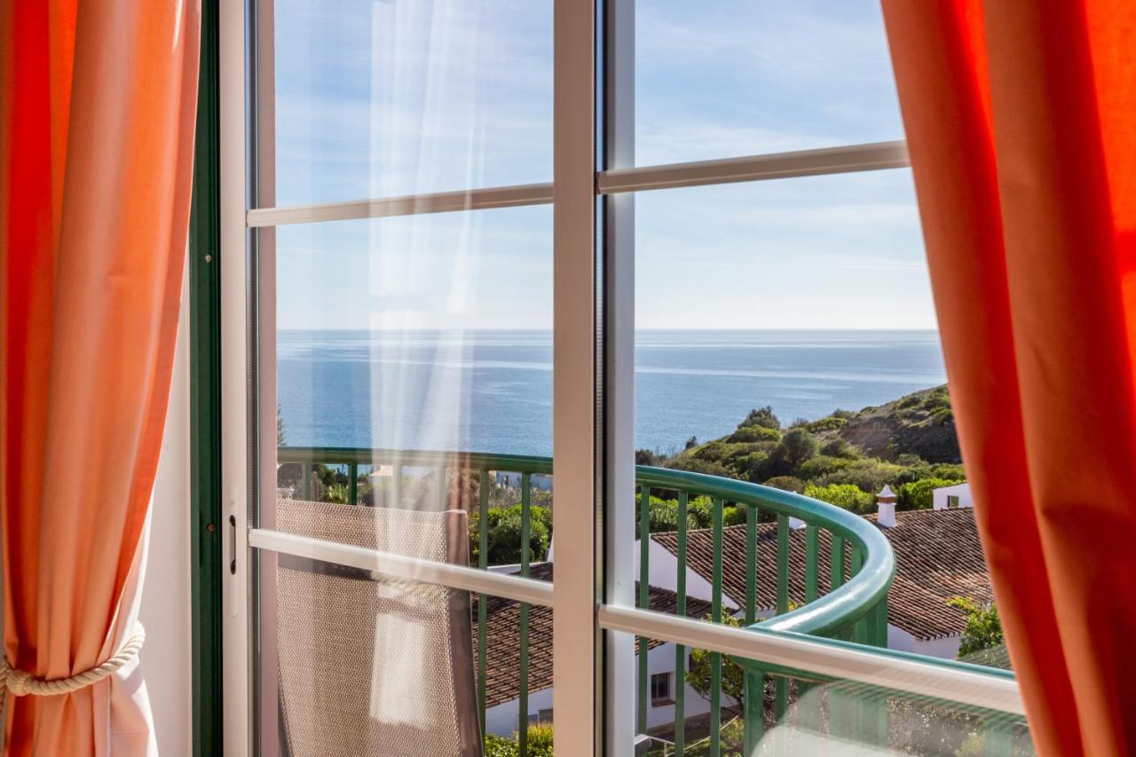 Lovely 2 Bedroom Apartment Including Pool, Stunning Ocean Views & Beach Closeby Praia Da Luz ภายนอก รูปภาพ